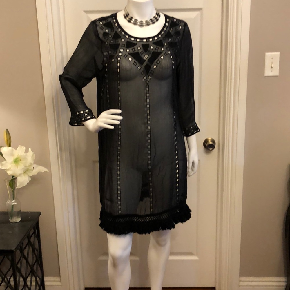 Joie black swimsuit cover up size large key hole button in back pullover